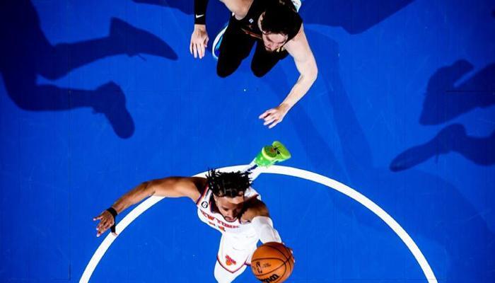 Knicks, Cavaliers'a karşı 2-1 öne geçti