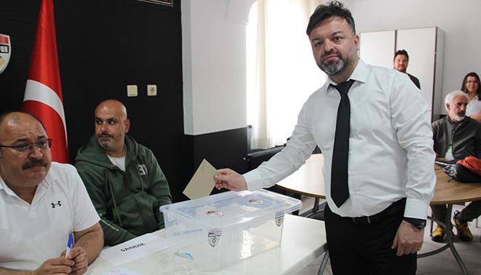 Manisaspor'un yeni başkanı Taner Kestaneci oldu