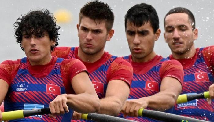 Genç kürekçiler tarih yazdı