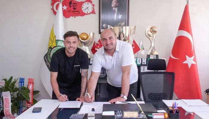 Akhisarspor'dan Bora Yılmaz'a yeni sözleşme