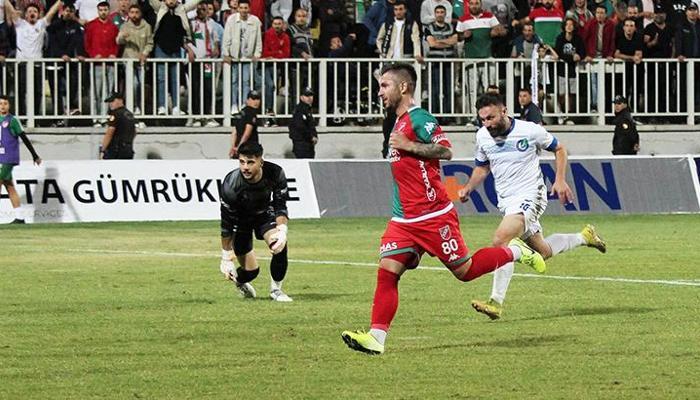 Adem Büyük Karşıyaka'da gollere başladı