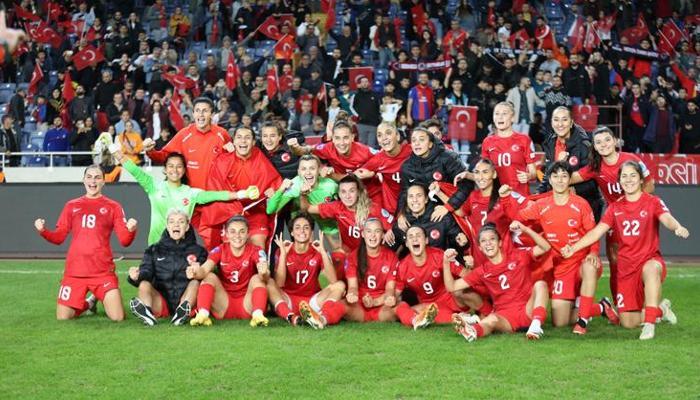A Milli Kadın Futbol Takımımız şov yaptı! Gürcistan'ı da yendiler, grupta gol yemeden B Ligi'ne çıktılar