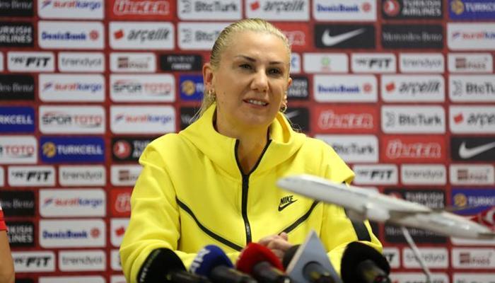 A Milli Kadın Futbol Takımı Teknik Direktörü Necla Güngör Kıragası: Kadın futbolunun tarihi bu kızlarla yazılıyor