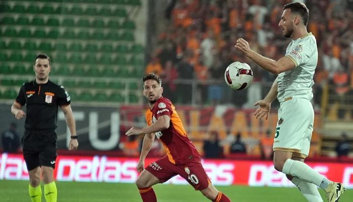 Trio'da Alanyaspor - Galatasaray maçının tartışmalı pozisyonları değerlendirildi: İptal edilen gol, penaltı beklenen an, kırmızı kart kararı...