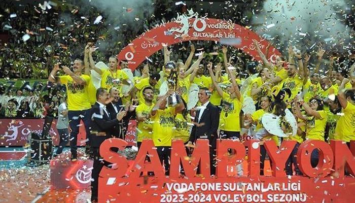 Fenerbahçe'nin Sarı Melekler'inden çifte kupa sevinci!
