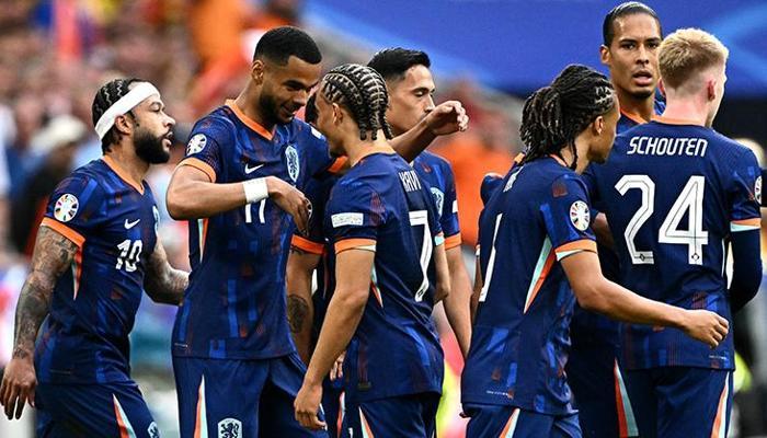 Hollanda, güle oynaya çeyrek finalde!