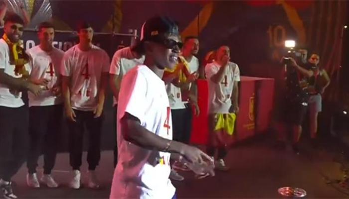 Lamine Yamal'dan şampiyonluk dansı