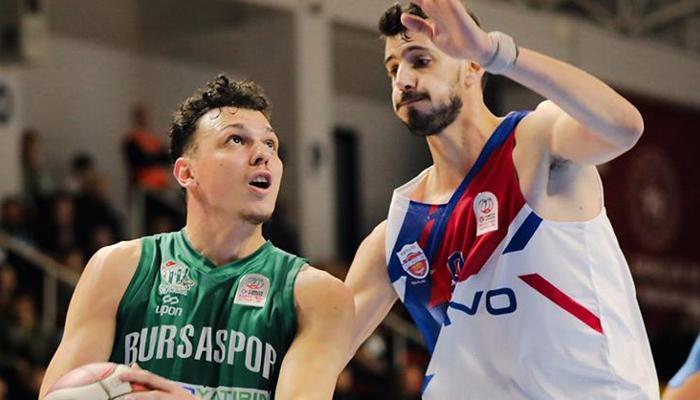 Bursaspor, deplasmandan galip dönüyor
