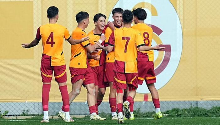 Galatasaray, Fenerbahçe'yi 8-1 yendi