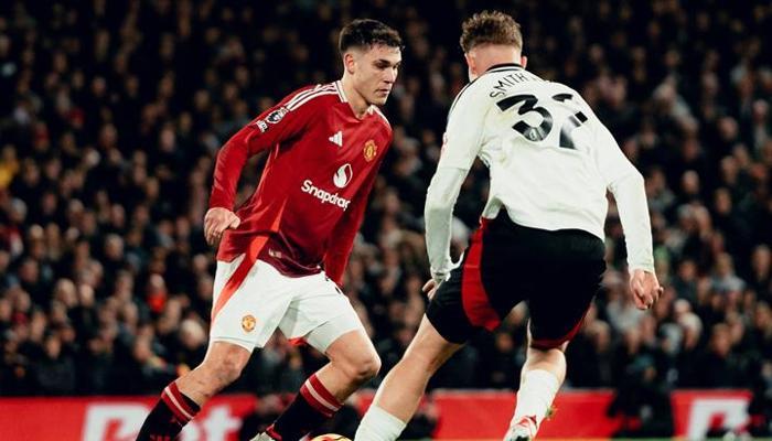 Manchester United, Fulham'ı deplasmanda yıktı!