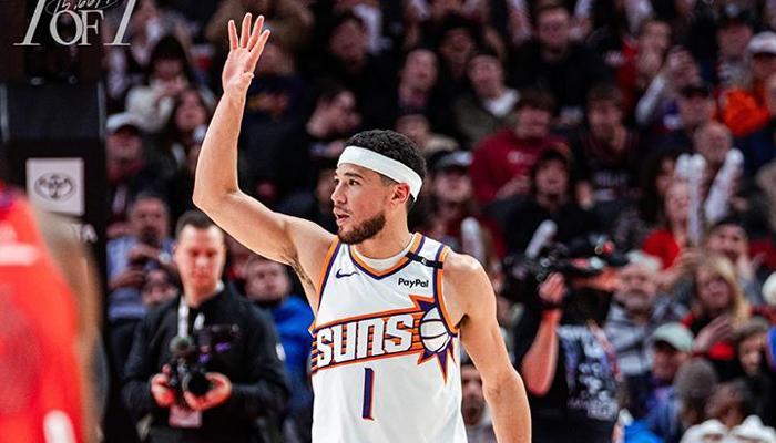 Devin Booker Phoenix Suns tarihine geçti
