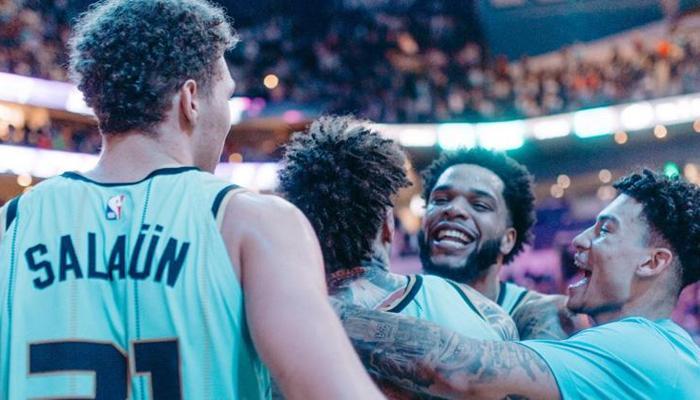 Lakers, Hornets'a diş geçiremedi