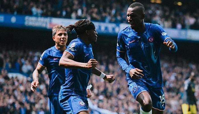 Chelsea evinde Everton'a takılmadı