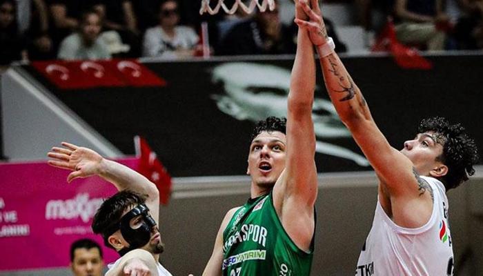Bursaspor deplasmanda Petkimspor'u rahat geçti