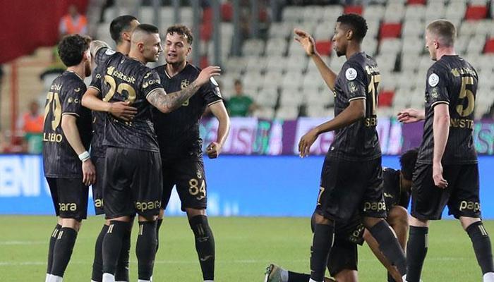 Trabzonspor'da ayrılık mesaisi