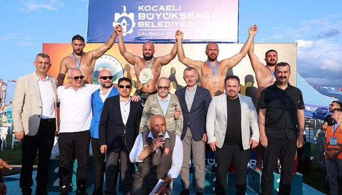 Sekapark Güreşleri'nin başpehlivanı Orhan Okulu oldu