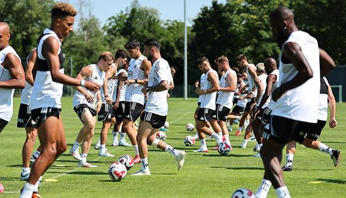 Beşiktaş sabah sahada, akşam salonda çalıştı