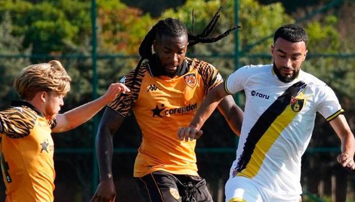 Hull City, İstanbulspor'u 2 golle mağlup etti