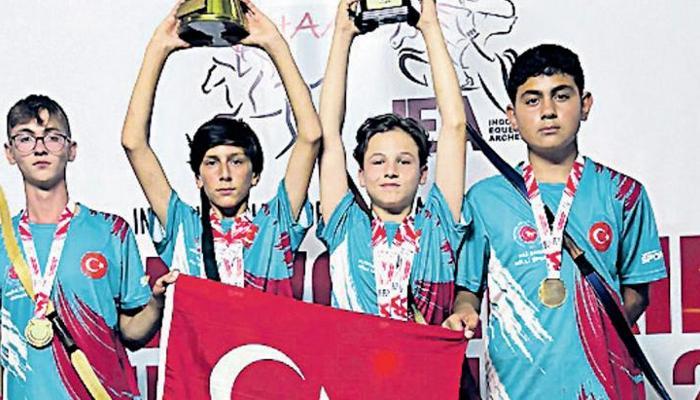 Türkiye Geleneksel Atlı Okçuluk Yıldız Milli Takımı'ndan büyük başarı