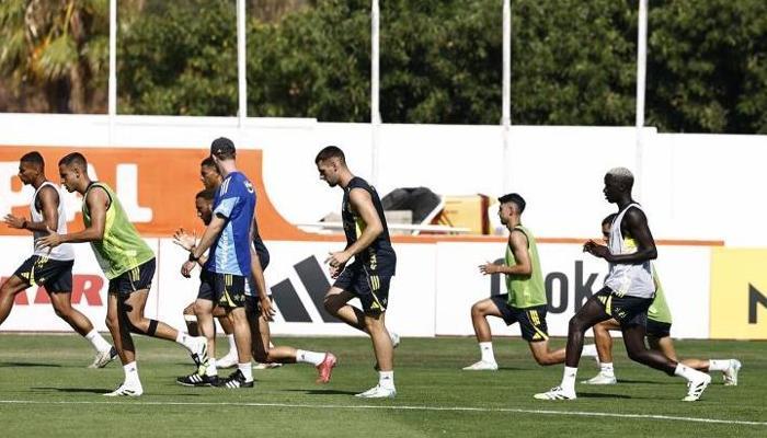 Fenerbahçe'de yeni sezon hazırlıkları devam etti