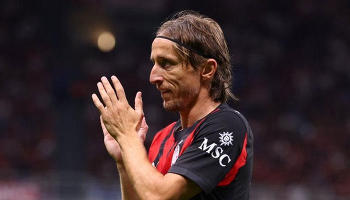 Milan sezona kayıpla başladı!