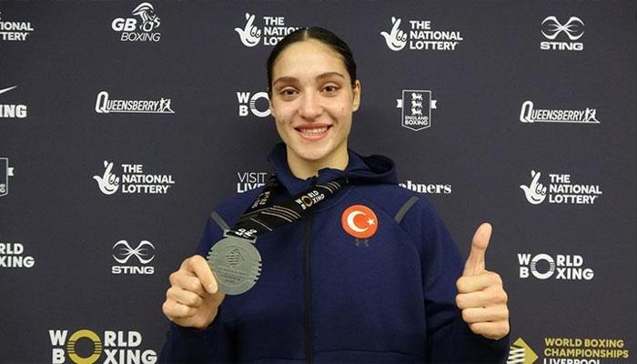 Milli boksör Büşra Işıldar, dünya ikincisi oldu