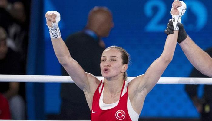 Milli boksör Buse Naz Çakıroğlu dünya ikincisi oldu!