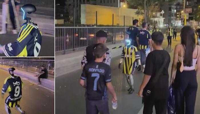 Kadıköy'de Kerem Aktürkoğlu formalı robot görüntülendi