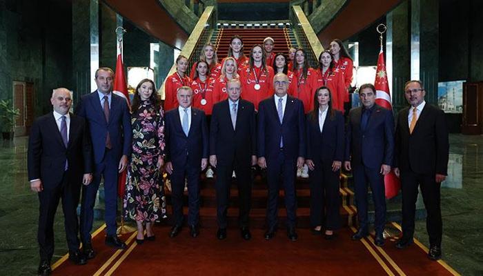 Cumhurbaşkanı Erdoğan, Filenin Sultanları'nı kabul etti