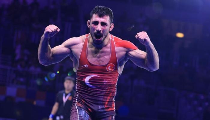 Milli güreşçi Ahmet Yılmaz Dünya üçüncüsü oldu