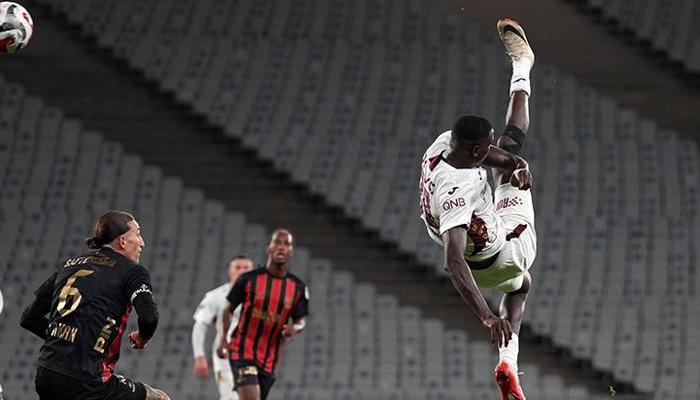 Galibiyet hasreti bitti, Fırtına 4 golle döndü.