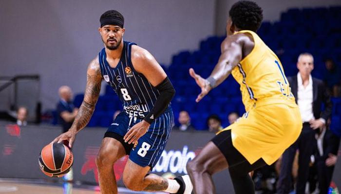 Anadolu Efes'ten EuroLeague'e enfes başlangıç