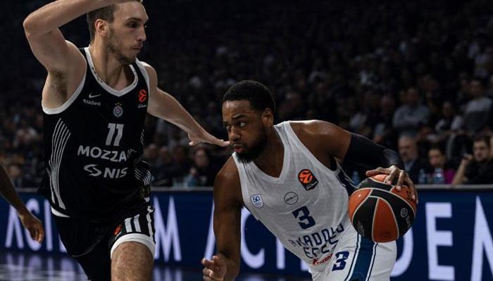 Anadolu Efes Partizan deplasmanında sonunu getiremedi