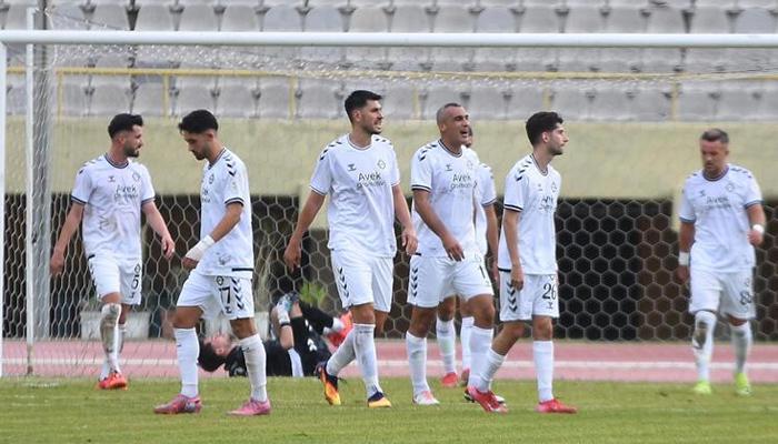 Altay düşme hattından kurtulamıyor