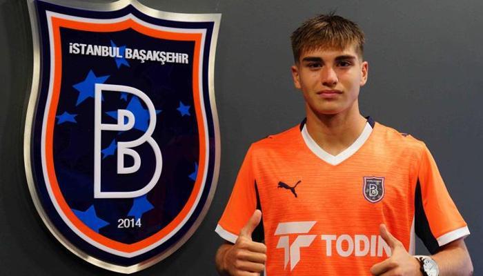 Başakşehir'de 3 yıllık imza