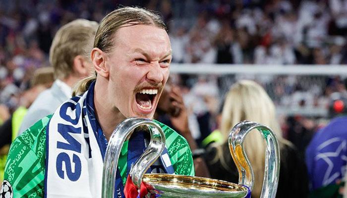 Matvey Safonov'dan ayrılık açıklaması!