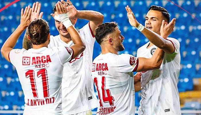 Çorum FK Mersin'e lider gitti lider döndü...