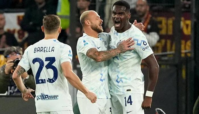 Inter deplasmanda Roma'yı devirdi
