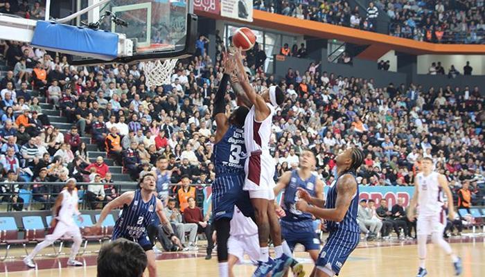 Anadolu Efes galibiyet serisini sürdürdü