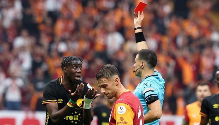Galatasaray - Göztepe maçında kırmızı kart kararı! Savunma oyuncusu atıldı