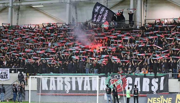 TFF 3. Lig'de ateşli derbi: Altay - Karşıyaka: 1-1