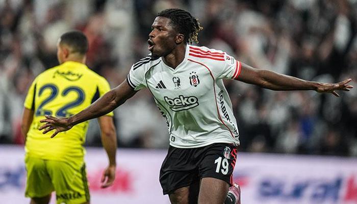 El Bilal Toure golünü attı derbi tarihine geçti