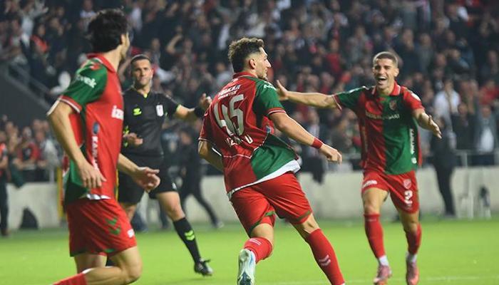 Karşıyaka zirve yarışında Uşakspor'u devirdi