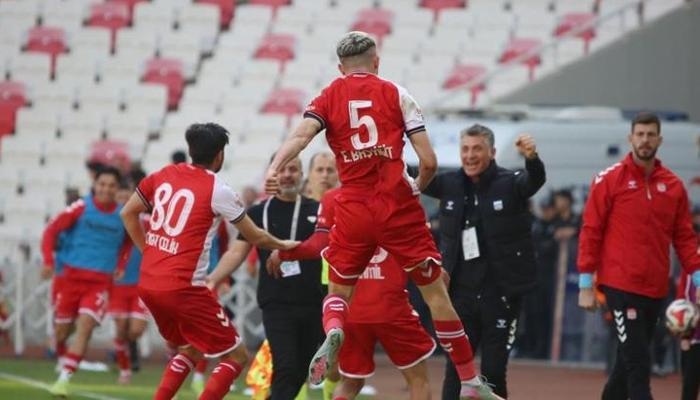 Sivasspor son dakikalarda güldü!