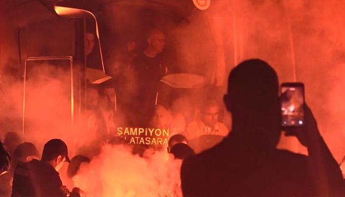 Galatasaray, Kocaeli'de coşkuyla karşılandı