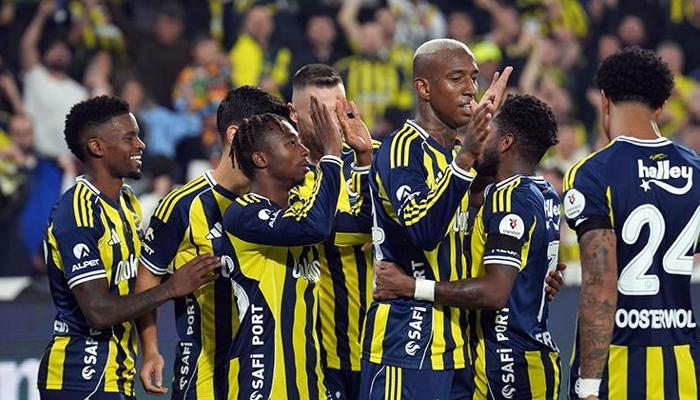 Fenerbahçe puan farkını 1'e indirdi