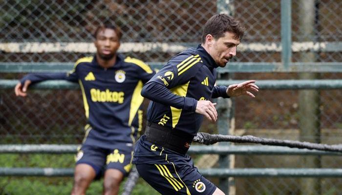 Fenerbahçe günü çift antrenmanla tamamladı
