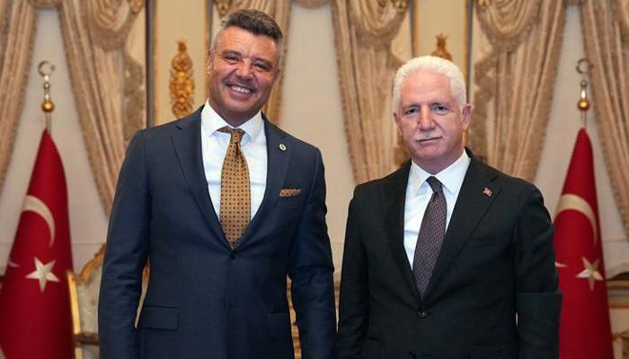 Fenerbahçe Başkanı Saran, İstanbul Valisi Davut Gül'ü ziyaret etti