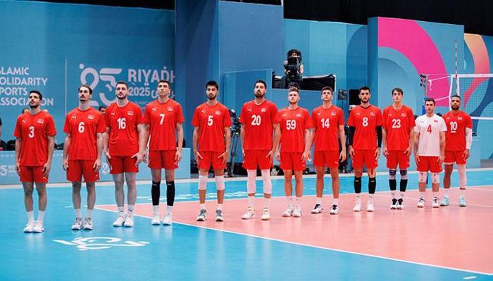 A Milli Erkek Voleybol Takımı'ndan gümüş madalya