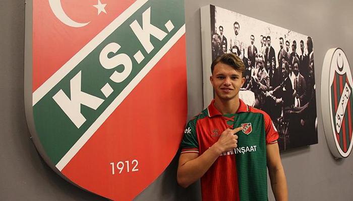 Sadri Ege Dipci profesyonel oldu